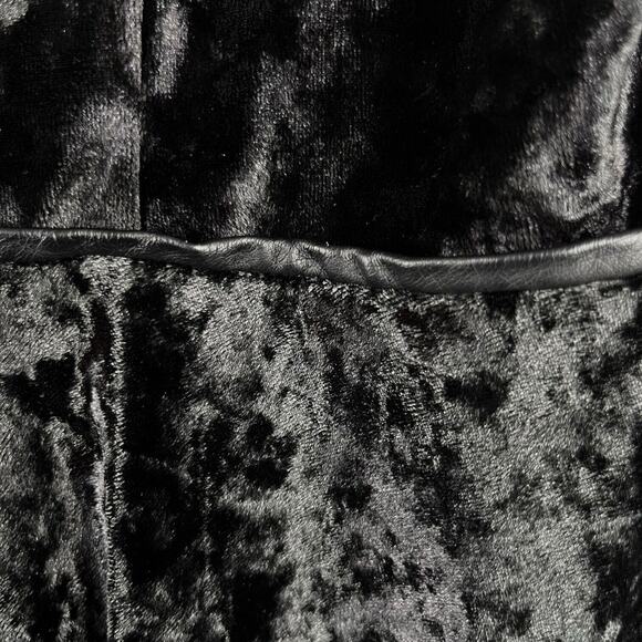 Crushed Black Velvet Corseted Gothic Dress Black Eyelet Trim Torrid Size 1 ~ 1X - Picture 6 of 14